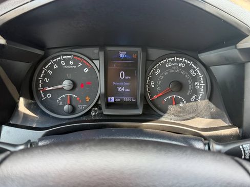 Used 2021 Toyota Tacoma SR AWD/4WD image 23