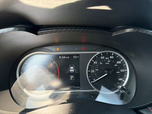 Used 2024 Nissan Versa SR w/ Trunk Package image 26