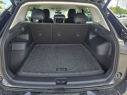 New 2026 Volkswagen Tiguan SE FWD image 11