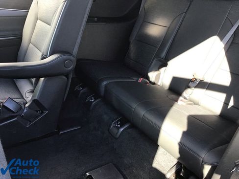 Used 2025 Buick Enclave Sport Touring image 16