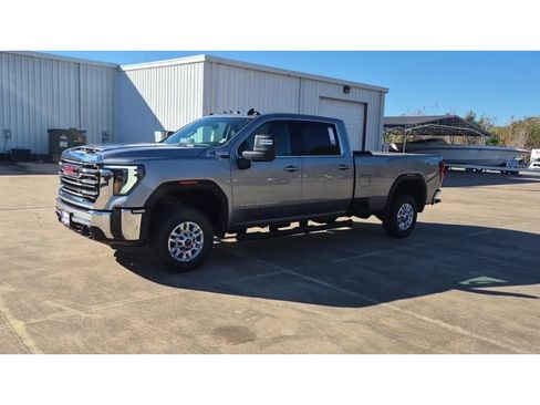 New 2026 GMC Sierra 2500 SLE w/ SLE Value Package; image 4