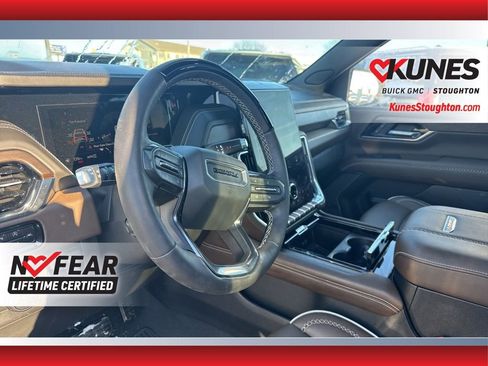 Used 2025 GMC Yukon XL Denali Ultimate image 9