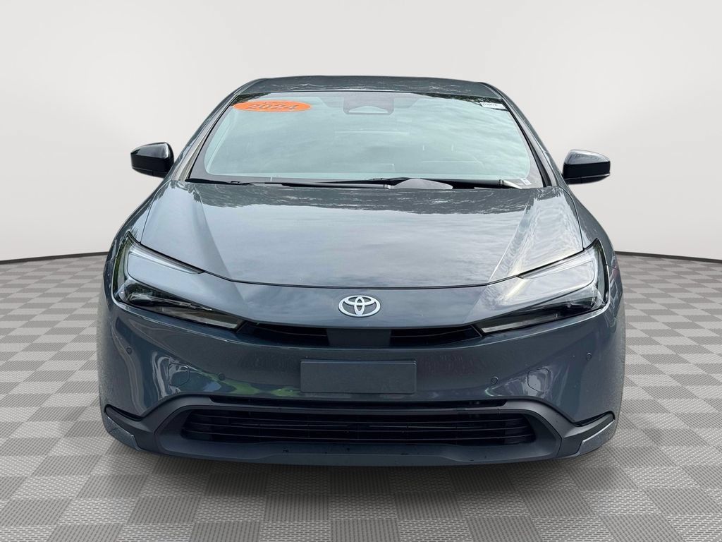 Used 2024 Toyota Prius LE FWD image 2
