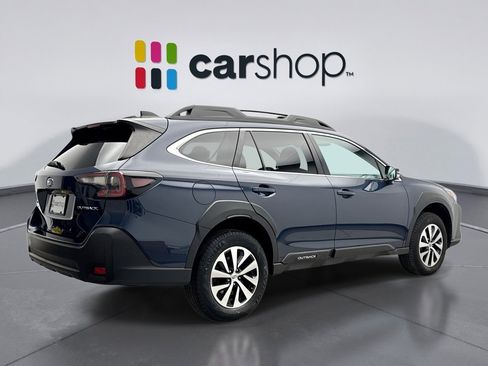 Used 2023 Subaru Outback Premium image 5