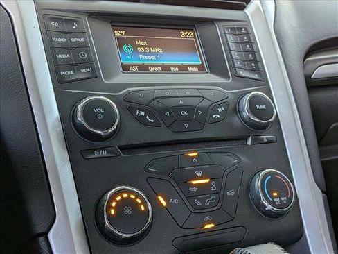 Used 2016 Ford Fusion SE FWD image 5