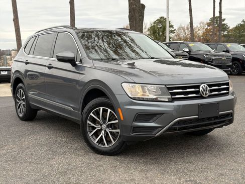Used 2020 Volkswagen Tiguan S image 2