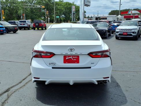 Used 2024 Toyota Camry SE FWD image 5