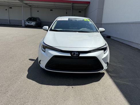 Certified 2025 Toyota Corolla LE FWD image 10