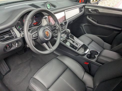 Certified 2026 Porsche Macan S AWD/4WD image 4