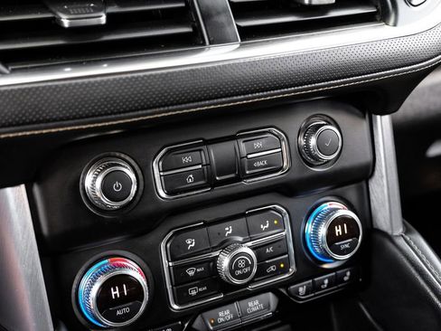 Used 2022 GMC Yukon XL SLT image 24