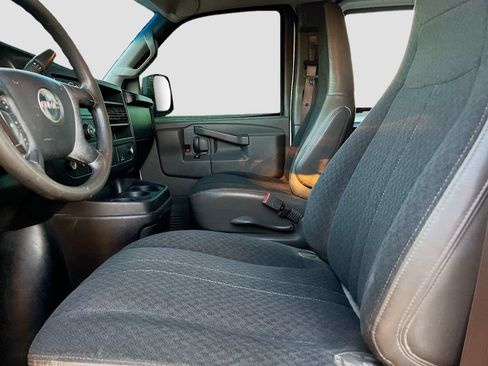 Used 2022 GMC Savana 2500 w/ Driver Convenience Package RWD image 19