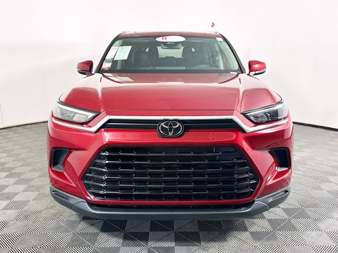 Certified 2024 Toyota Grand Highlander XLE FWD image 8