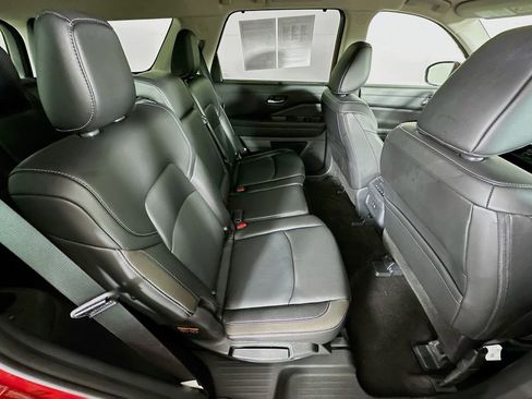 Certified 2024 Nissan Pathfinder SL image 36