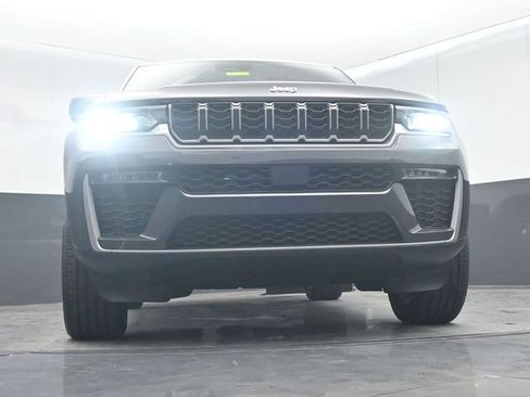 New 2026 Jeep Grand Cherokee Limited RWD image 43