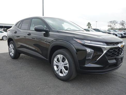 New 2026 Chevrolet Trax LS image 7