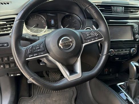 Used 2017 Nissan Rogue SL w/ SL Premium Package AWD/4WD image 10
