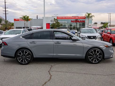 Used 2024 Honda Accord Touring image 3