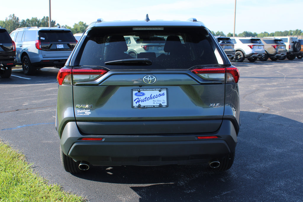 Used 2025 Toyota RAV4 XLE FWD image 8