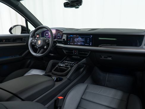 New 2026 Porsche Cayenne image 17