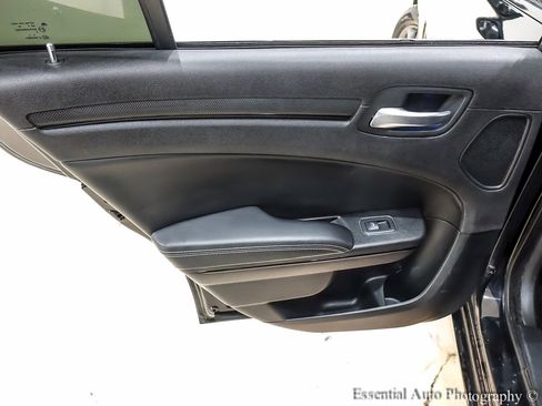 Used 2014 Chrysler 300 S image 26