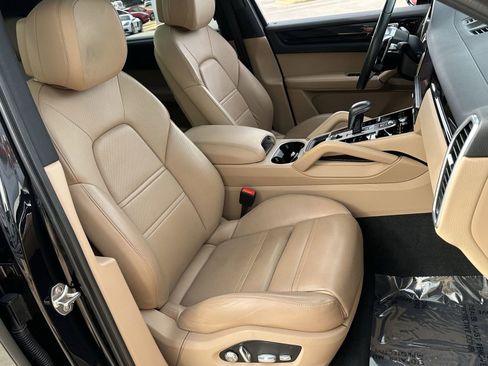 Used 2020 Porsche Cayenne E-Hybrid image 23