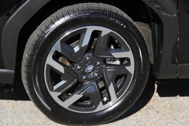 Used 2025 Subaru Forester Limited AWD/4WD image 13