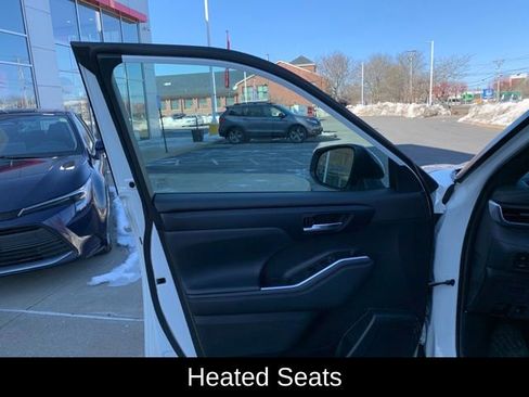 Used 2021 Toyota Highlander XSE image 12