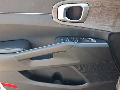Used 2023 Kia Sorento S w/ Panoramic Sunroof Package AWD/4WD image 15