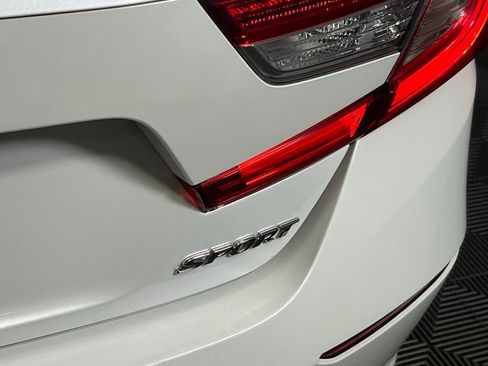 Used 2022 Honda Accord Sport image 12
