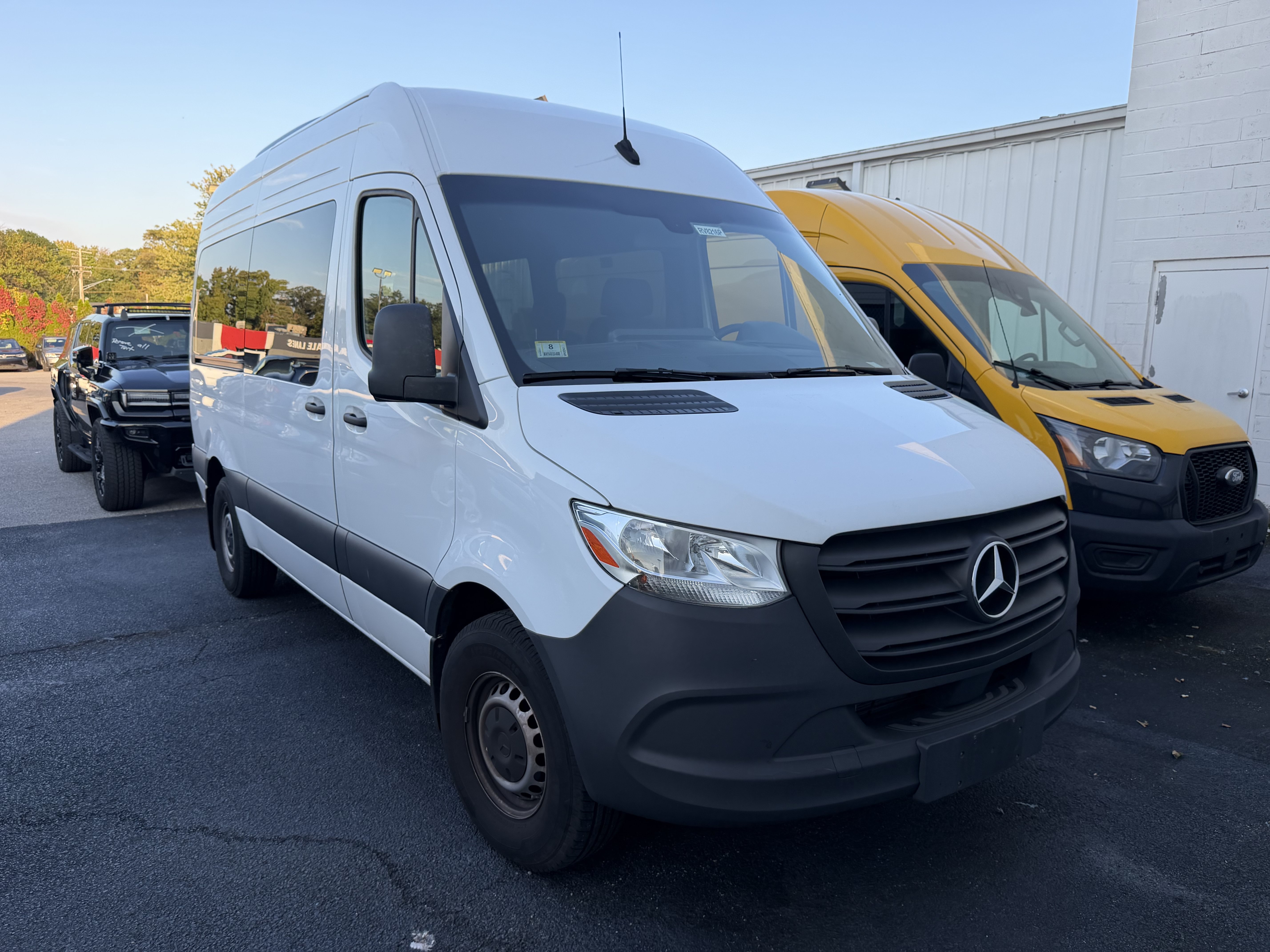 Used 2024 Mercedes-Benz Sprinter 2500 image 3