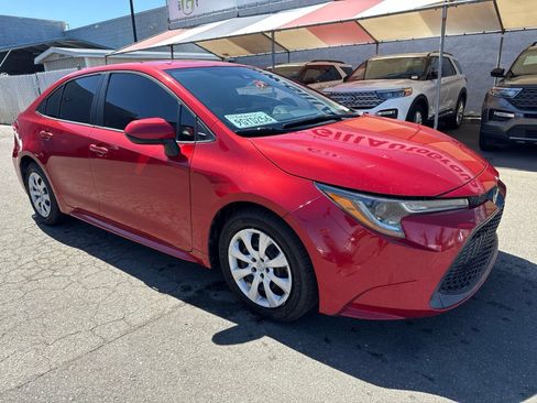 Used 2020 Toyota Corolla LE FWD image 7