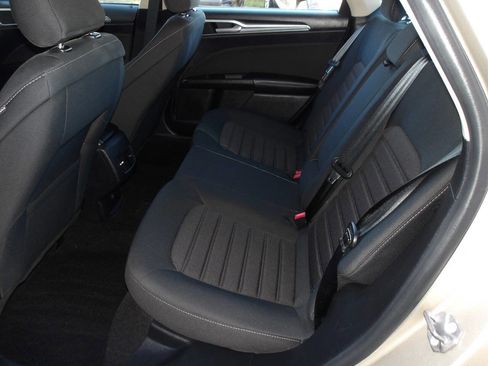 Used 2019 Ford Fusion SE image 23