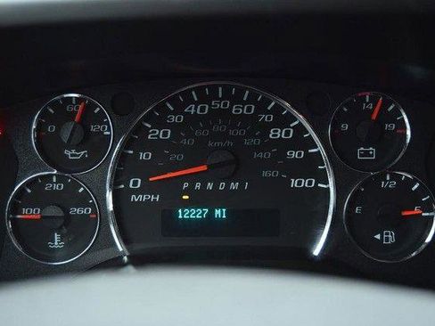 Used 2024 GMC Savana 2500 w/ Driver Convenience Package image 14