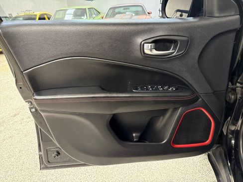 Used 2017 Jeep Compass Trailhawk w/ Safe & Security Group image 22