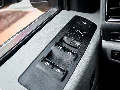 Used 2022 Ford F250 Limited image 15