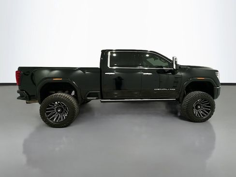 Used 2025 GMC Sierra 2500 Denali Ultimate image 8