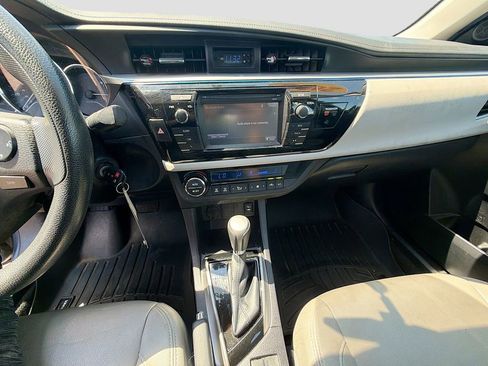 Used 2015 Toyota Corolla LE FWD image 25
