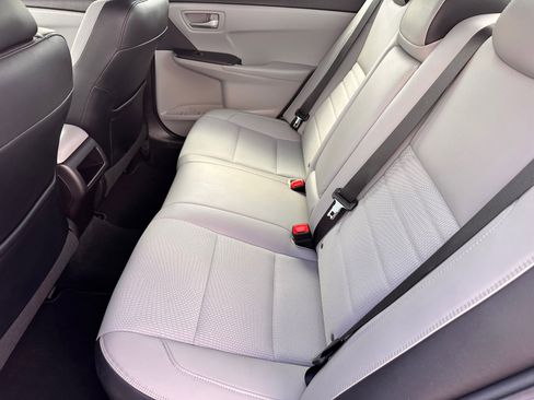 Used 2016 Toyota Camry SE FWD image 6