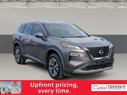 Used 2023 Nissan Rogue SV FWD image 2