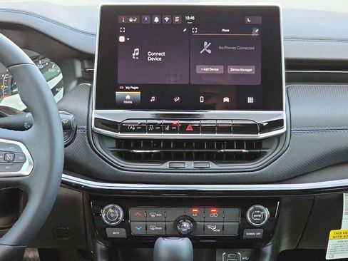 New 2026 Jeep Compass Latitude AWD/4WD image 25