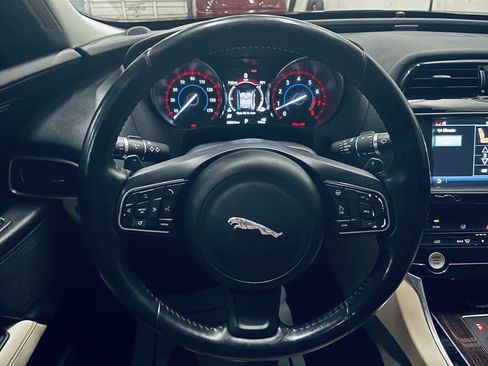 Used 2017 Jaguar XE Prestige AWD/4WD image 39