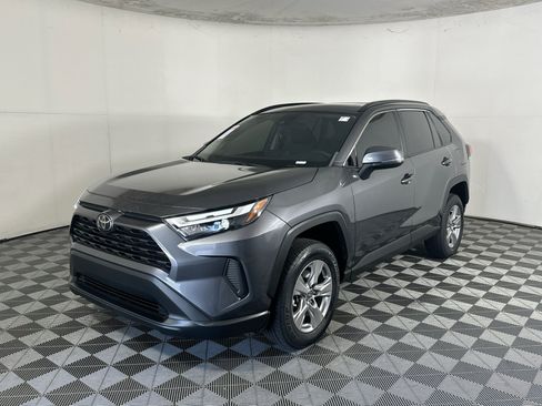 Used 2023 Toyota RAV4 XLE w/ Convenience Package FWD image 7