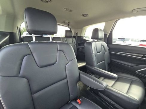 Used 2024 Kia Telluride S w/ S Sunroof Package FWD image 15