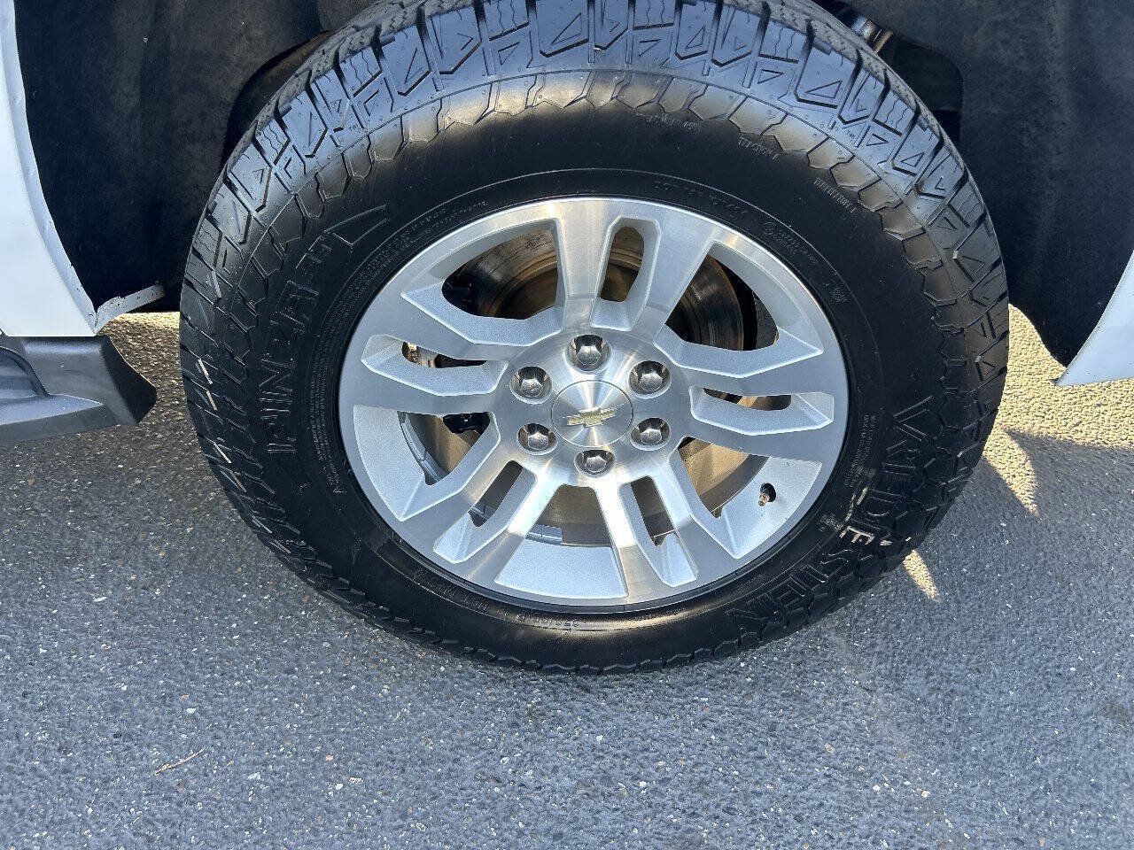 Used 2015 Chevrolet Suburban LT AWD/4WD image 7