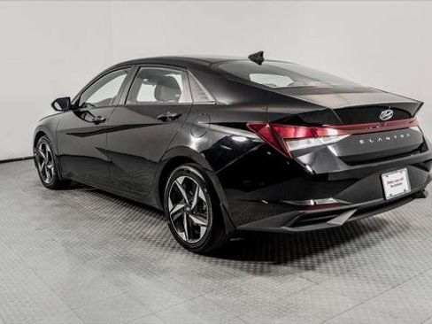 Used 2023 Hyundai Elantra SEL w/ Convenience Package FWD image 6