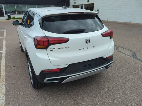 Used 2025 Buick Encore GX Preferred AWD/4WD image 4