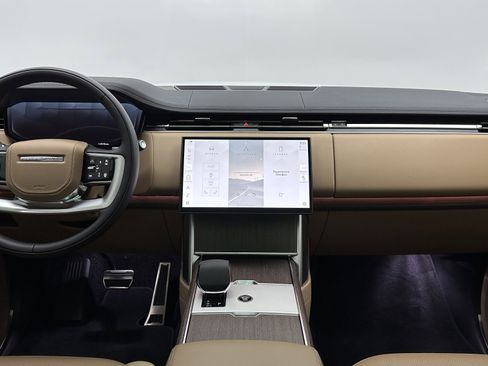 Used 2025 Land Rover Range Rover Long Wheelbase SE image 17