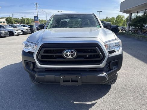 Used 2022 Toyota Tacoma SR AWD/4WD image 2