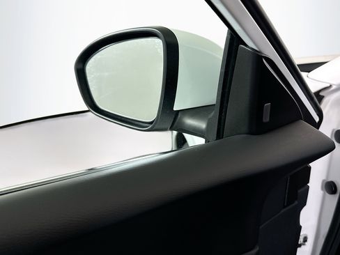 Used 2025 Nissan Sentra S image 16