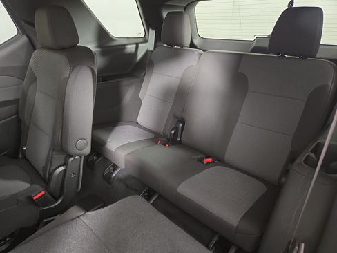 Certified 2023 Chevrolet Traverse LT FWD image 13